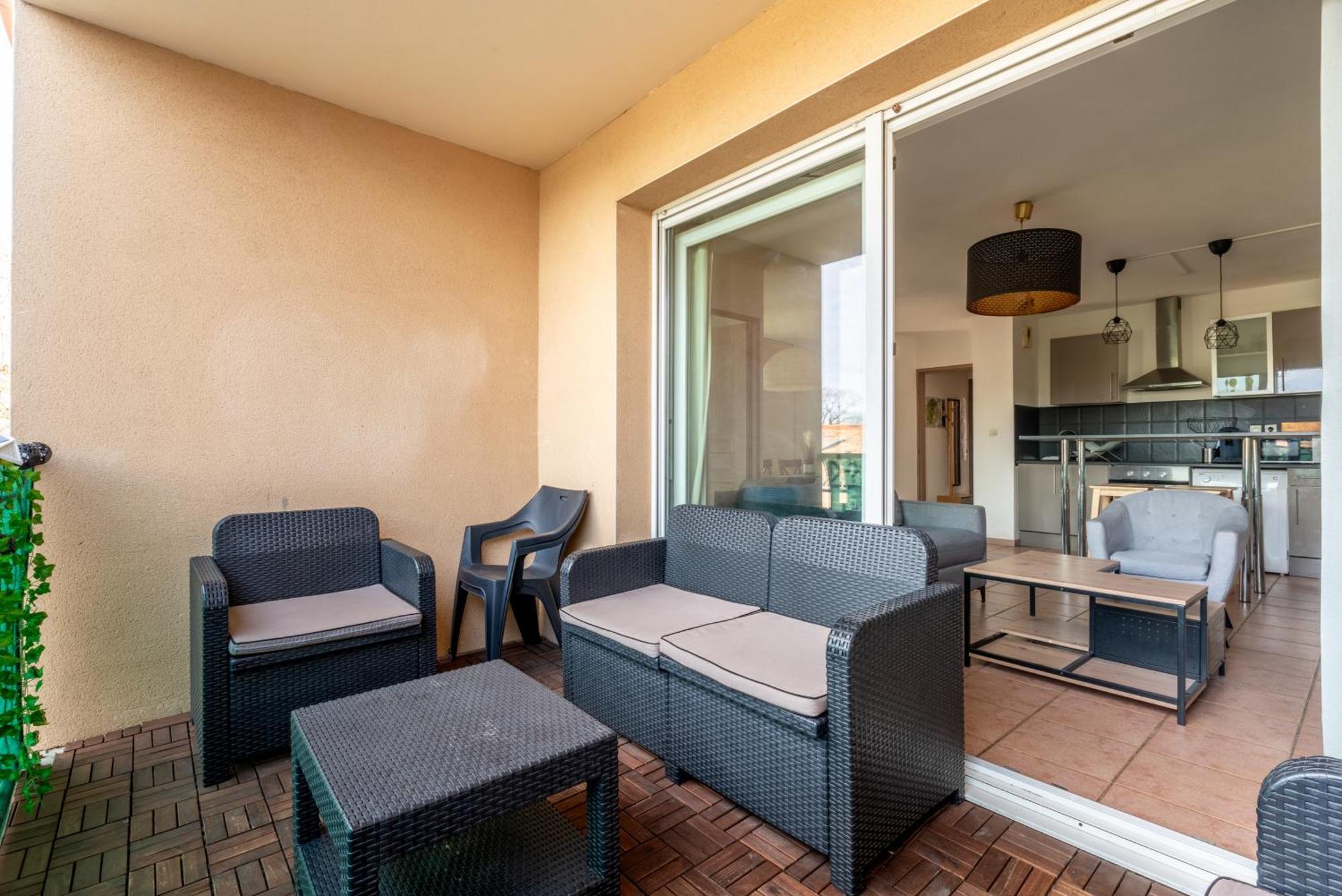 L'Ecrin Jardin Des Remparts - Parking Prive - Terrasse Apartment Carcassone Exterior photo